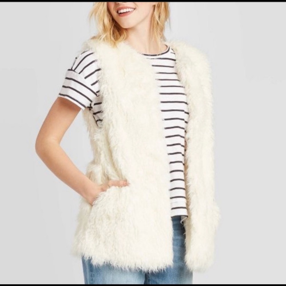 ❤️FAUX‎ FUR VEST